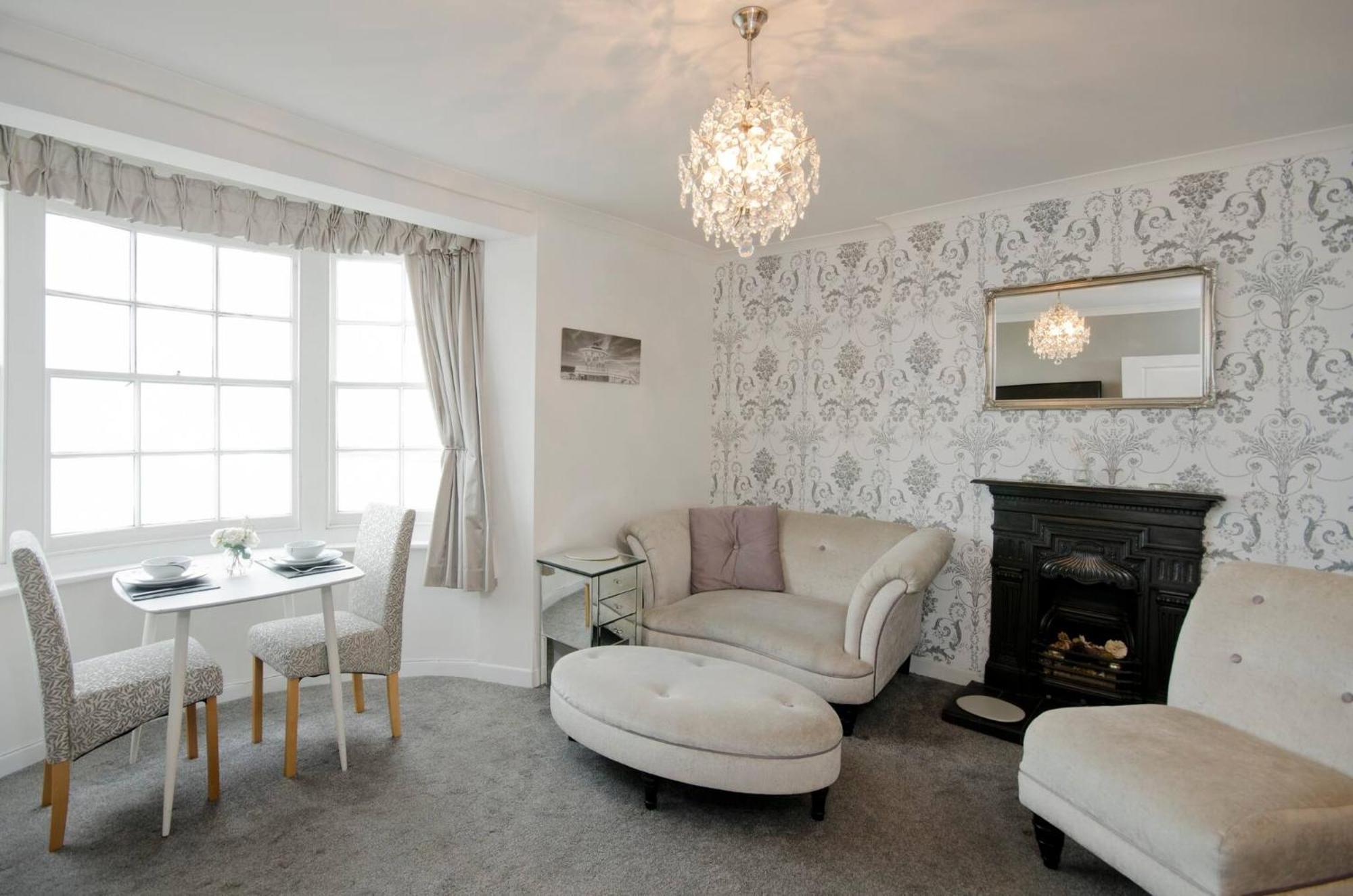 Seaview Regency Apartment With Private Parking Hove Extérieur photo
