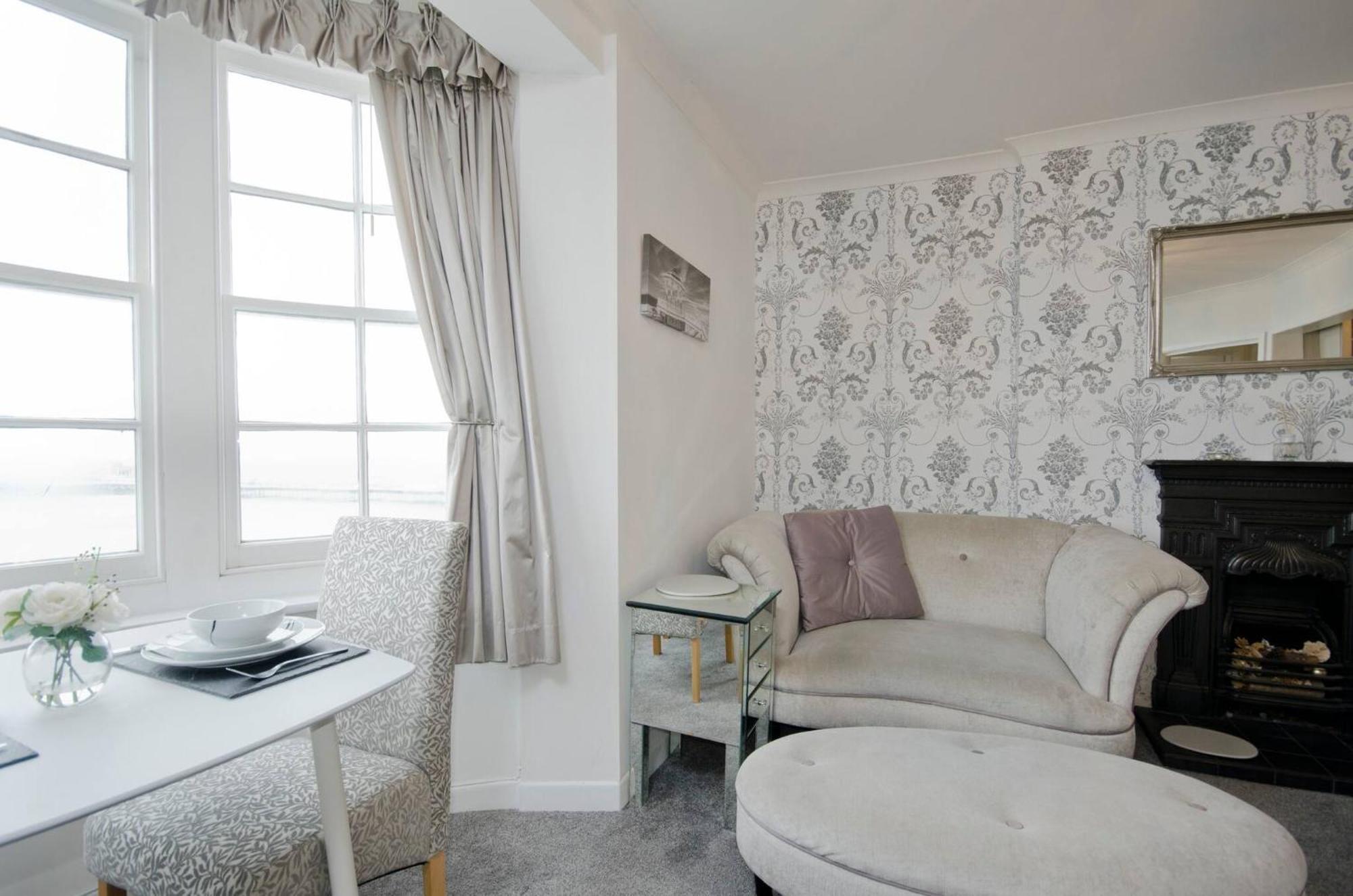 Seaview Regency Apartment With Private Parking Hove Extérieur photo